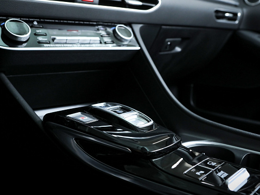 Hyundai Sonata Elegance 2.5 AT 180 л.c. авт. бензин