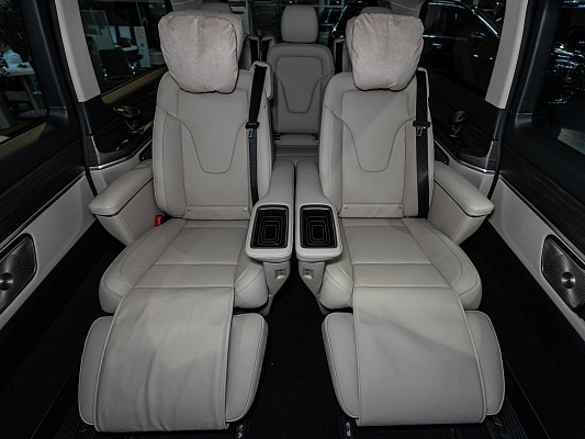 Mercedes-Benz V-class Avantgarde 2.0 AT Black